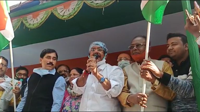 “এমন মার দেব, এমন শিক্ষা দেব বিজেপির লোকেরা বুঝতে পারবেন” বনগাঁয় বললেন জ্যোতিপ্রিয় মল্লিক।