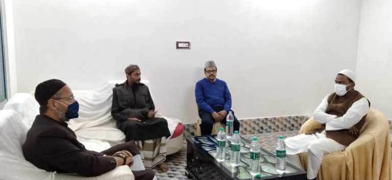 ফুরফুরা শরীফে পীরজাদা আব্বাস সিদ্দিকীর সাথে দেখা করতে এলেন মিমের সভাপতি আসাউদ্দিন ওয়েসী।