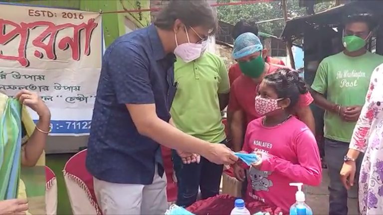 করোনার সচেতনতা বার্তা দিতে পথে নামলেন বালি তৃণমূল কংগ্রেসের প্রার্থী।