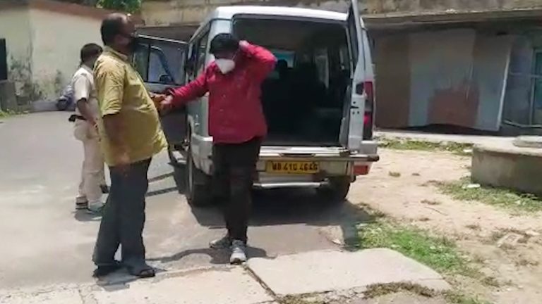 কালনায় অক্সিজেনের কালোবাজারি,ধৃত ৩।