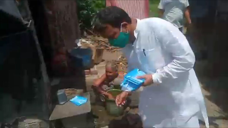 সাধারণ মানুষকে সতর্ক করতে পথে নামলেন অরুণ ব্রহ্ম