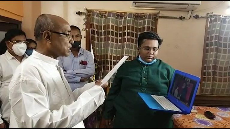 ভার্চুয়ালী মন্ত্রী হিসেবে  শপথ তৃণমূল কংগ্রেসের প্রার্থী রথিন ঘোষের