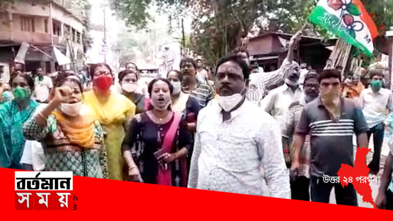 ভাটপাড়ায় ঘোষপাড়া রোডে পথ অবরোধ