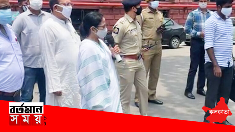 ত্রিপুরায় আক্রান্ত জয়া দত্ত ও সুদীপ রাহাকে এস এস কেএমে দেখতে গেলেন মুখ্যমন্ত্রী