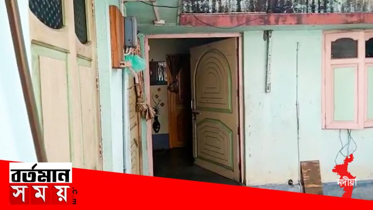 সন্দেহের বশে স্ত্রীকে কুপিয়ে খুন ।