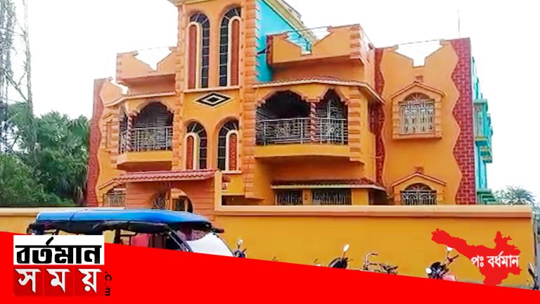 বাড়ির ভেতরে ঢুকে আগ্নেয়াস্ত্র ঠেকিয়ে ডাকাতি