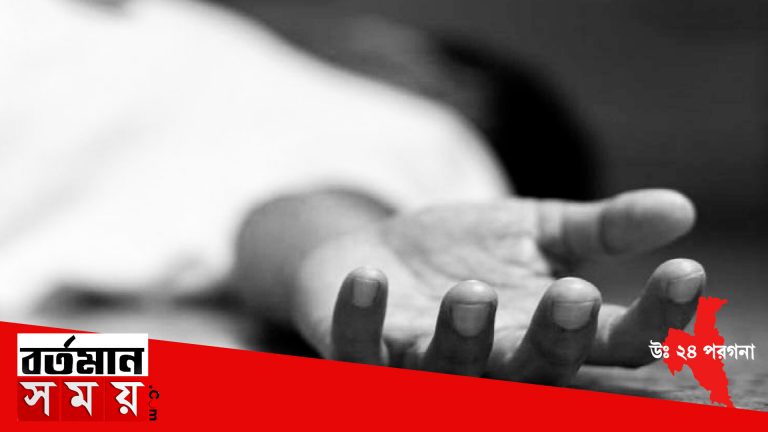 ঘুম থেকে উঠে ছেলে মেয়ে দেখে বাবা-মায়ের মৃতদেহ ঝুলছে