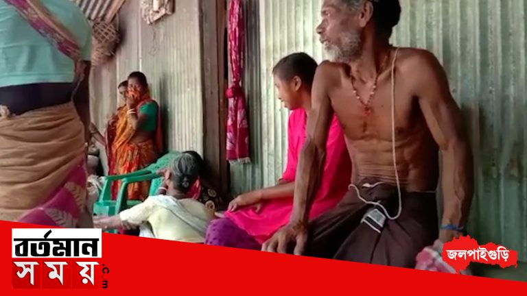 গলায় লিচুর বীজ আটকে মৃত্যু হল বছর সাতের এক শিশুর,