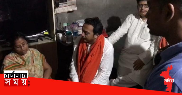 নবদ্বীপে তৃণমূল কাউন্সিলরের ওপর হামলার অভিযোগে গ্রেপ্তার বিজেপি কর্মী ,দেখা করতে এসে পরিবারের ক্ষোভের মুখে বিজেপি যুব মোর্চার সভাপতি ।