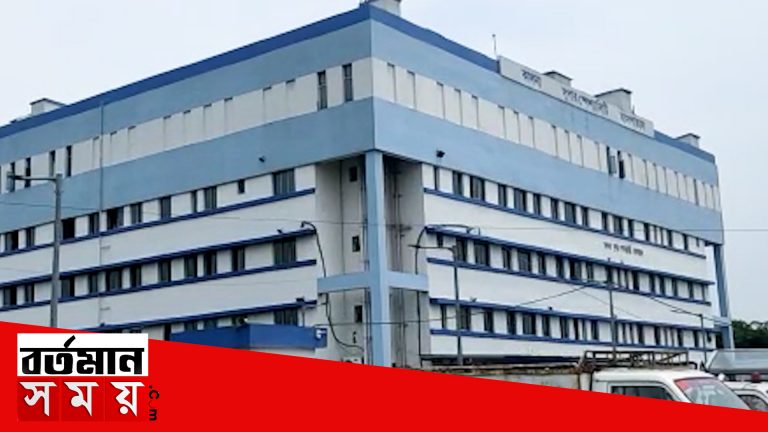 সন্তান প্রসবের পরেই ওয়ার্ড গার্লদের দিতে হবে টাকা,খবর সামনে আসতেই তৎপর কালনা হাসপাতাল কর্তৃপক্ষ।