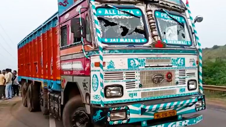 পাণ্ডবেশ্বরে ৬০ নং জাতীয় সড়কে পথ দুর্ঘটনা,আহত ২ বাইক আরোহী