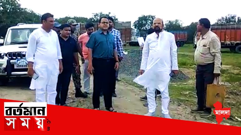 মালদায় দুই পৌরসভার ভাগাড় এলাকা পরিদর্শনে জেলাশাসক।