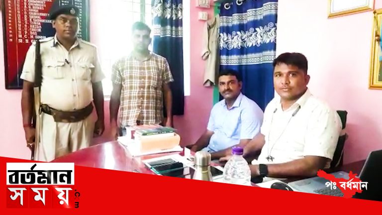 অন্ডাল জিআরপির হাতে আটক এক মোবাইল চোর,উদ্ধার ছ’টি মোবাইল ।