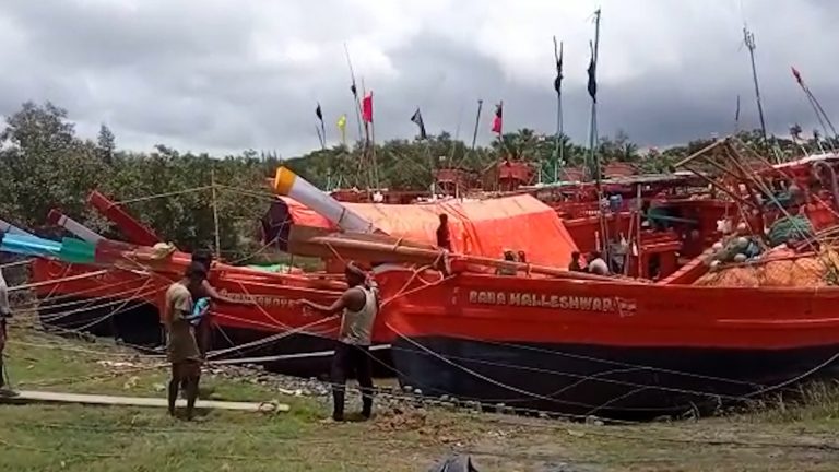 ১৬ জন মৎস্যজীবি সহ বাংলাদেশে গ্রেফতার ভারতীয় ট্রলার