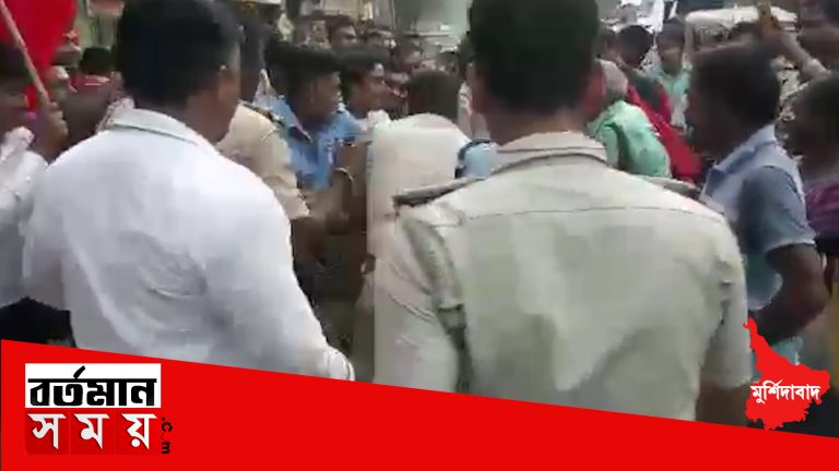 পার্থ চট্টোপাধ্যায়ের কুশপুত্তলিকা দাহ করে বিক্ষোভ দেখালো সিপিএম।