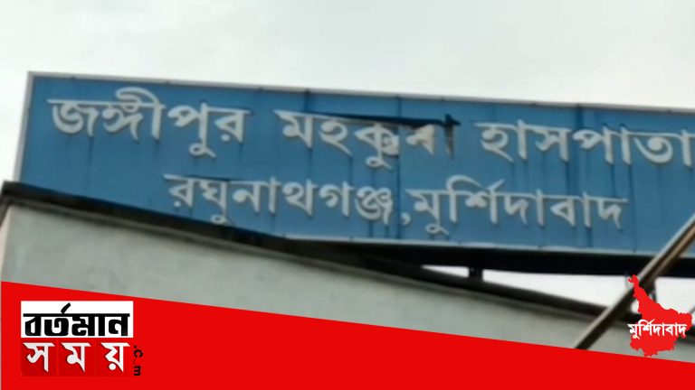 বাচ্চাদের খেলাকে কেন্দ্র করে মাথায় ধারালো অস্ত্র ভোজালির কোপ মেরে খুনের চেষ্টা এক ব্যক্তিকে এই ঘটনার জেরে তীব্র চাঞ্চল্য ছড়ায় রঘুনাথগঞ্জ থানার অন্তর্গত পিরোজপুর চর এলাকায়।