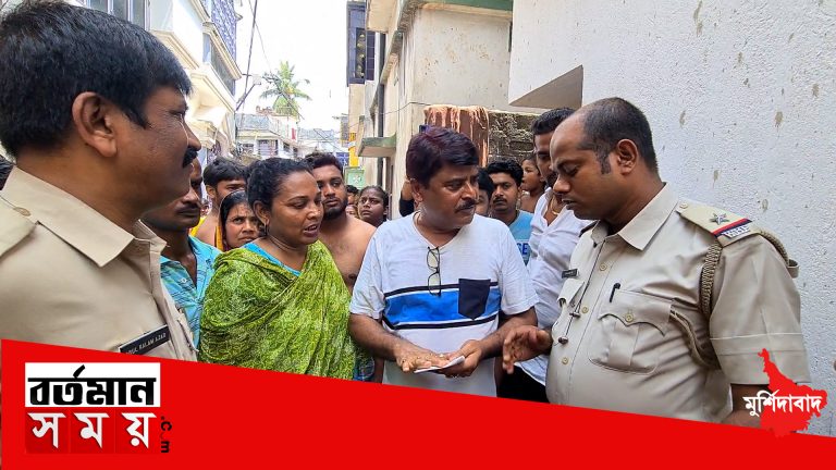 বহরমপুরে চাকরি দেবার নাম করে কোটি টাকা নিয়ে চম্পট দেওয়ার অভিযোগ উঠলএক ব্যক্তি সহ তাঁর দুই জামাই এর বিরুদ্ধে।