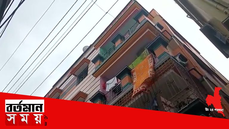 চারতলা আবাসন থেকে পড়ে বৃদ্ধর মৃত্যু