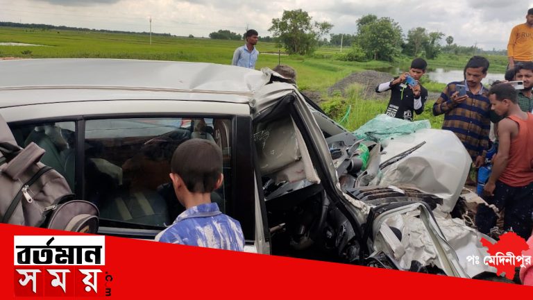 বাসের সঙ্গে মারুতির মুখোমুখি সংঘর্ষ, অশঙ্কাজনক ৩