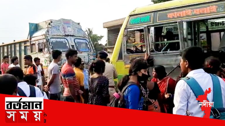 লোকাল বাস ও লরির মুখোমুখি সংঘর্ষে আহত বেশ কয়েক জন।