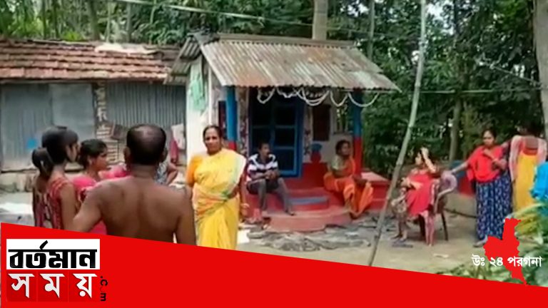 বন্ধ ঘরের ভেতর থেকে উদ্ধার এক গৃহবধুর রক্তাক্ত মৃতদেহ