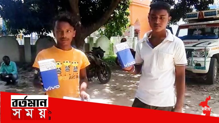 একই সাথে দুটি মোবাইল ফোন সহ নগদ অর্থ ছিনতাইয়ের অভিযোগ