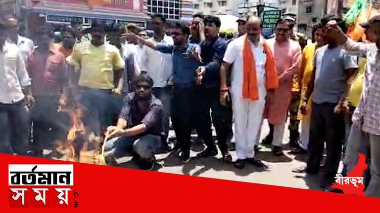 কালী বিষয়ে মন্তব্য করে বিপাকে তৃণমূল সংসদ মহুয়া মৈত্র, জেলা জুড়ে বিক্ষোভ।