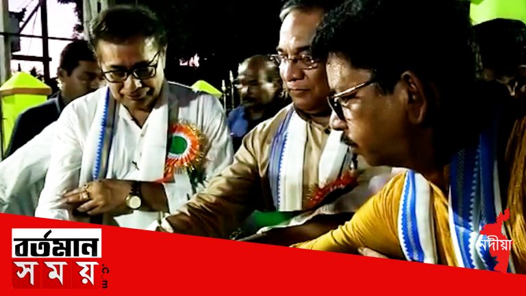 একই দিনে শিশু উদ্যান এবং প্রাথমিক স্বাস্থ্য কেন্দ্রের উদ্বোধন শান্তিপুর পৌরসভার পক্ষ থেকে