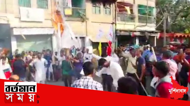 বিক্ষোভ কর্মসূচি ঘিরে পুলিশ ও DYFI কর্মীদের মধ্যে ধুন্ধুমার বাঁধল মুর্শিদাবাদ জেলার কান্দিতে