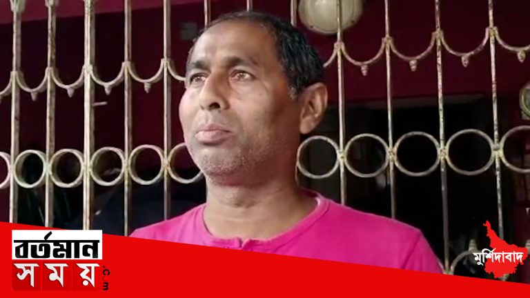 প্রাক্তন শিক্ষামন্ত্রী পার্থ চট্টোপাধ্যায়ের বিরুদ্ধে ঘোরতর অভিযোগ আনলেন ডোমকলের এক বাসিন্দা