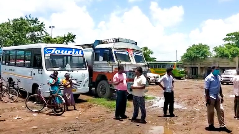 প্রায় ৮ কোটি টাকা ব্যয়ে সেন্ট্রাল বাস স্ট্যান্ডের উদ্বোধন করা হলো
