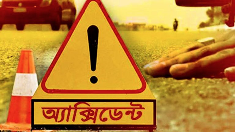 বীরভূমের মল্লারপুরে জাতীয় সড়কে সরকারি বাস ও অটোর মুখোমুখি সংঘর্ষ ,মৃত ৯।