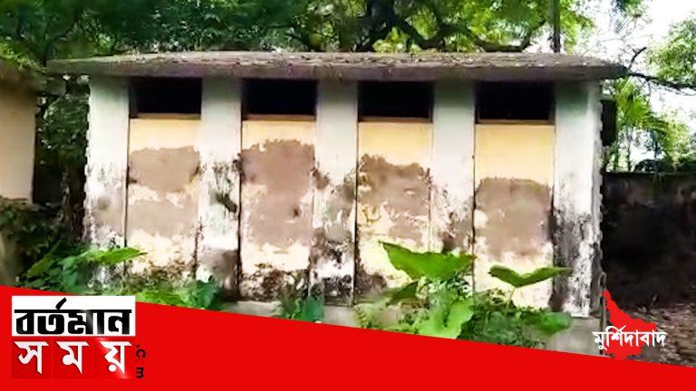 বহরমপুর কেন্দ্রীয় সংশোধনাগারের শৌচাগারে গলায় দড়ি দিয়ে আত্মঘাতী জেল পুলিশ