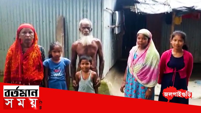 হাতির আতঙ্কে ঘর ছাড়া সামসের আলীর পরিবার