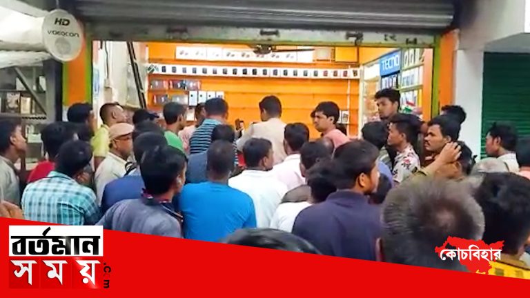 মোবাইল দোকান চুরির ঘটনায় চাঞ্চল্য শীতলকুচিতে