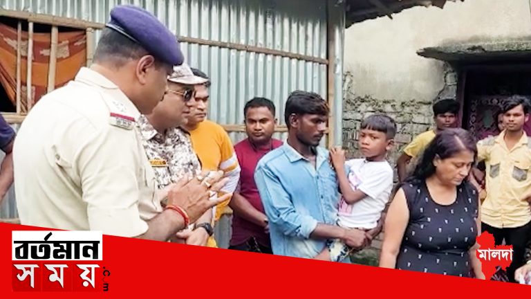 কিডনি রোগগ্রস্ত মুশহার শিশুর চিকিৎসার ব্যবস্থা করলো তৃণমূল, আর্থিক সাহায্য করে পাশে দাঁড়ালো পুলিশ,