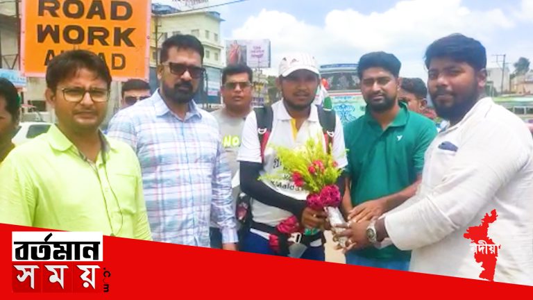 পায়ে হেঁটে কলকাতার উদ্দেশ্যে রওনা দিয়েছে সাহিল শেখঠ।