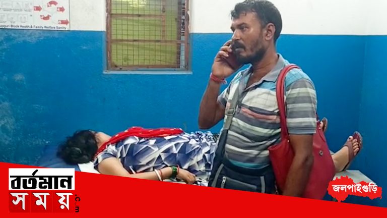 চলন্ত বাসে অচৈতন্য হয়ে পড়লেন মহিলা বাস যাত্রী