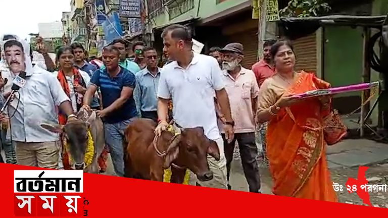 অনুব্রত মণ্ডল গ্রেফতারের পর বাতাসা নকুলদানা বিলি করে বিজেপির মিছিল