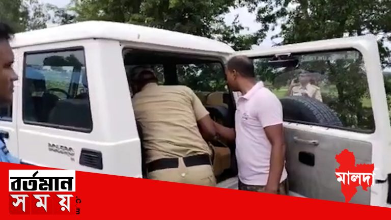 স্বাধীনতা দিবসের প্রাক্কালে সীমান্তবর্তী এলাকায় চাঁচল পুলিশের তল্লাশি অভিযান