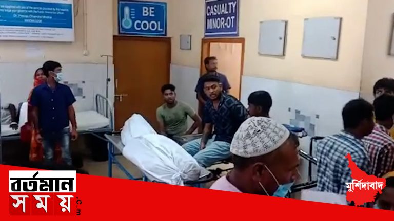 জেলের মধ্যেই আত্মঘাতী এক জেলকর্মী।