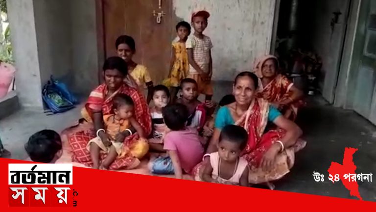 অঙ্গনওয়াড়ি স্কুলে নিম্নমানের খারার দেওয়ার অভিযোগ, বিক্ষোভ অভিভাবকদের ।