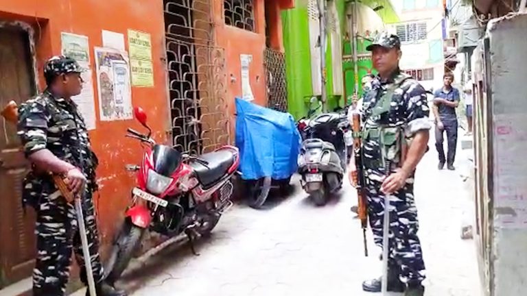 ফের একবার কলকাতা শহরের একাধিক এলাকায় ED-র হানা।