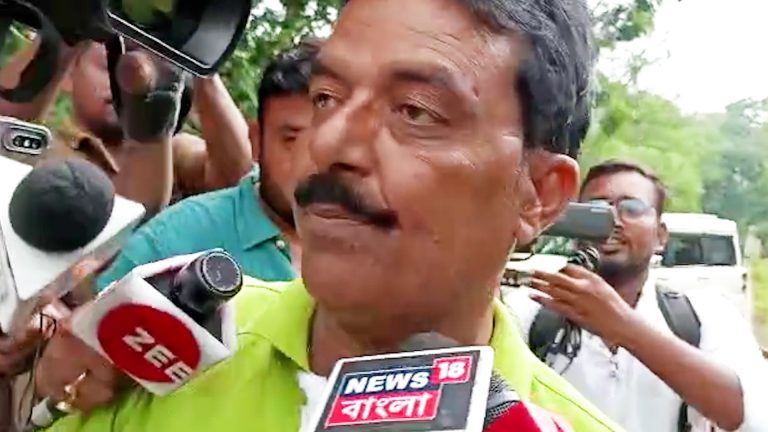 অনুব্রত ঘনিষ্ঠ ব্যবসায়ী রাজীব ভট্টাচার্যকে জেরা সিবিআইয়ের।