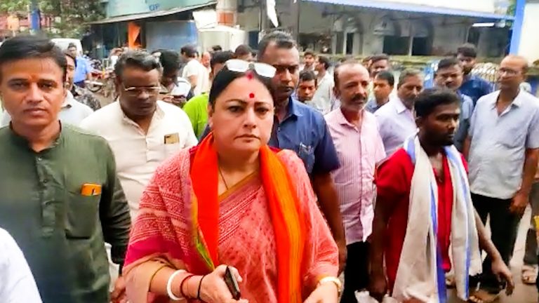 হাসপাতালের পরিকাঠামো নিয়ে অসন্তোষ অগ্নিমিত্রা পল