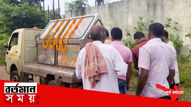 নিজের ইউটিউব চ্যানেলে ভিডিও আপলোড করে গলায় ফাঁস লাগিয়ে আত্মঘাতি হলো এক ছাত্র।