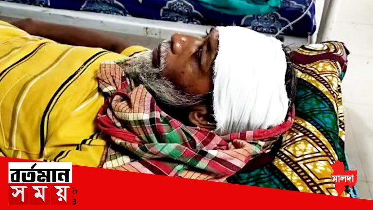 গরু পাচার কাণ্ডে ধৃতদের বিরুদ্ধে পুলিশের কাছে সাক্ষী দেওয়ায় এক ব্যক্তিকে বাড়িতে ঢুকে প্রাণনাশের চেষ্টার অভিযোগ।