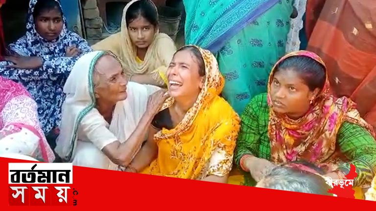 অভিযোগ পিটিয়ে খুন করে মাঠে ফেলে পালায় দুষ্কৃতীরা।