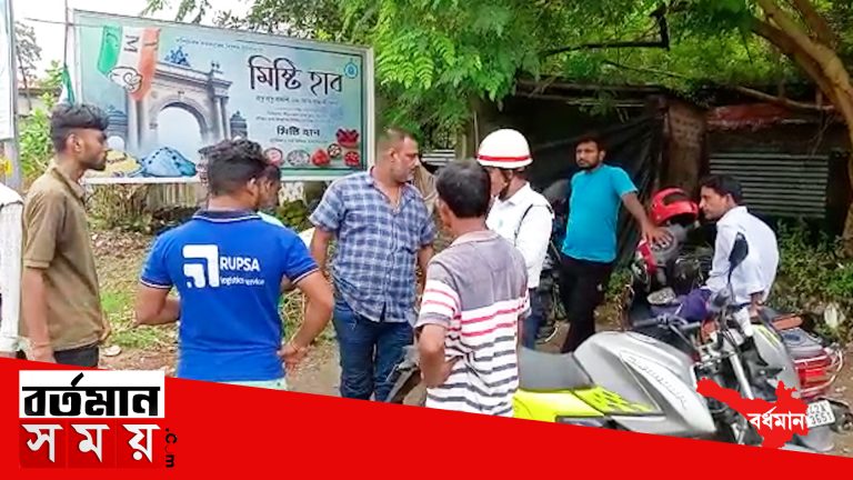 দুর্গাপূজার প্রাক্কালে চলছে নাকা চেকিং।