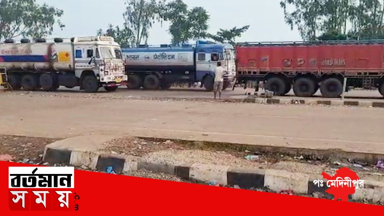 ৫ দিন অবরোধ চলার পর অবশেষে প্রশাসনের আশ্বাসে উঠল পথ ও রেল অবরোধ।